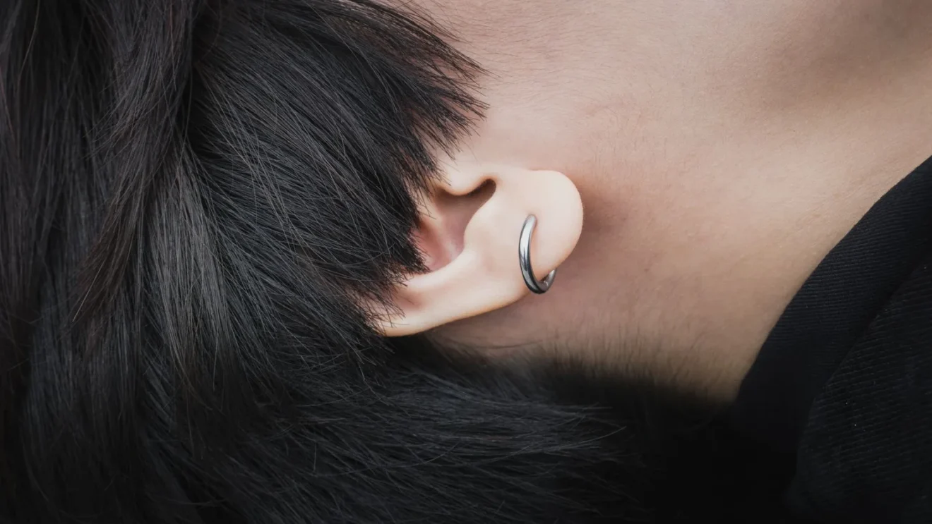 Snug piercing : tout ce que vous devez savoir avant de vous lancer